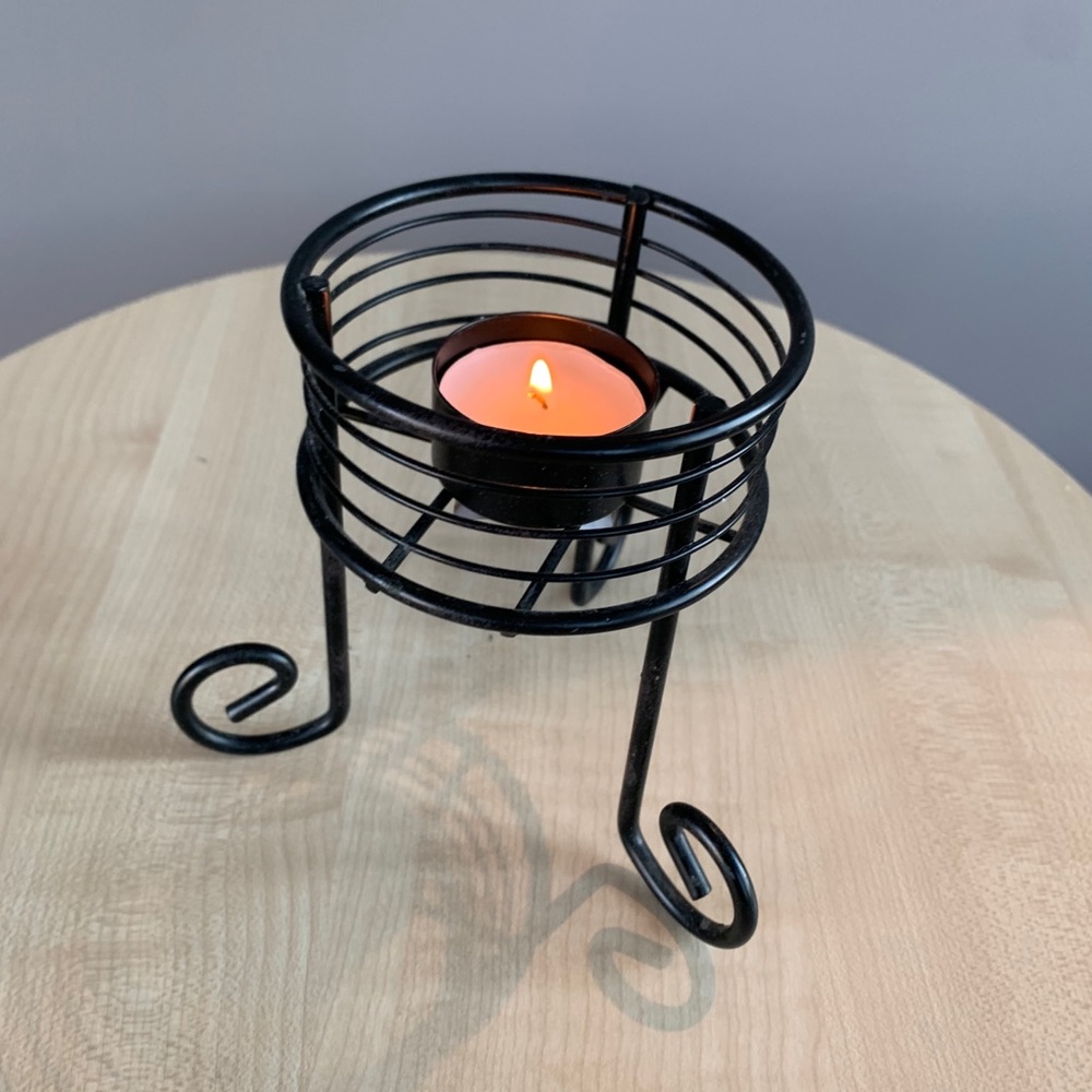 Tea candle holder